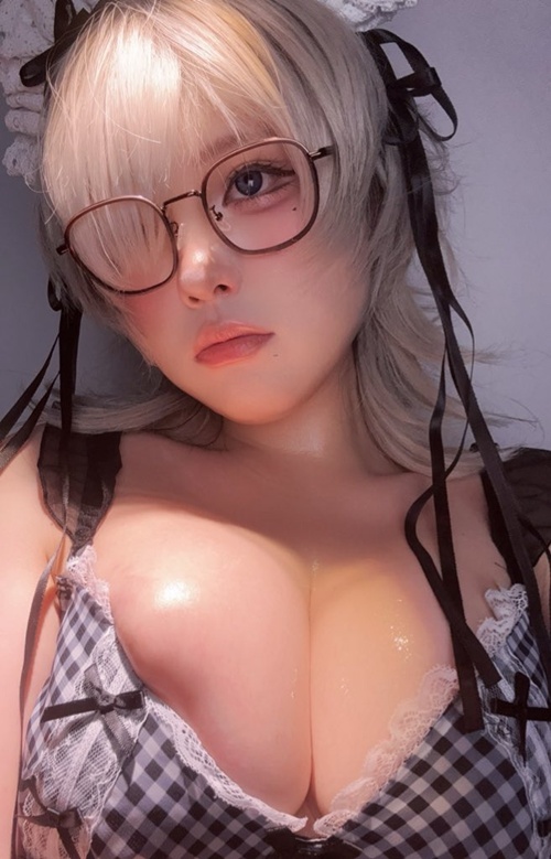 거유 코스프레