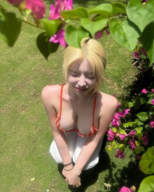 자세가 순종적이네